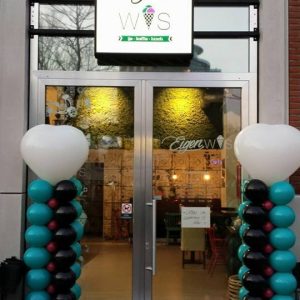 Ballonpilaar zwart mint paars hartballon